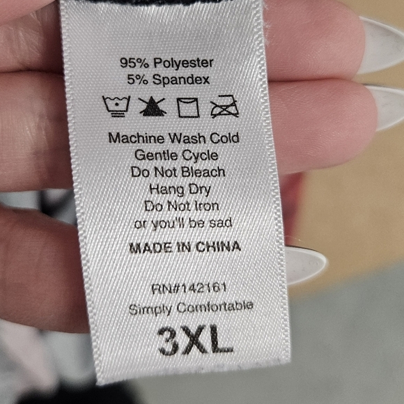 0014 LuLaRoe Rose Floral Top Tee Black Pink Comfort Stretch Plus Size 3X - Picture 6 of 10